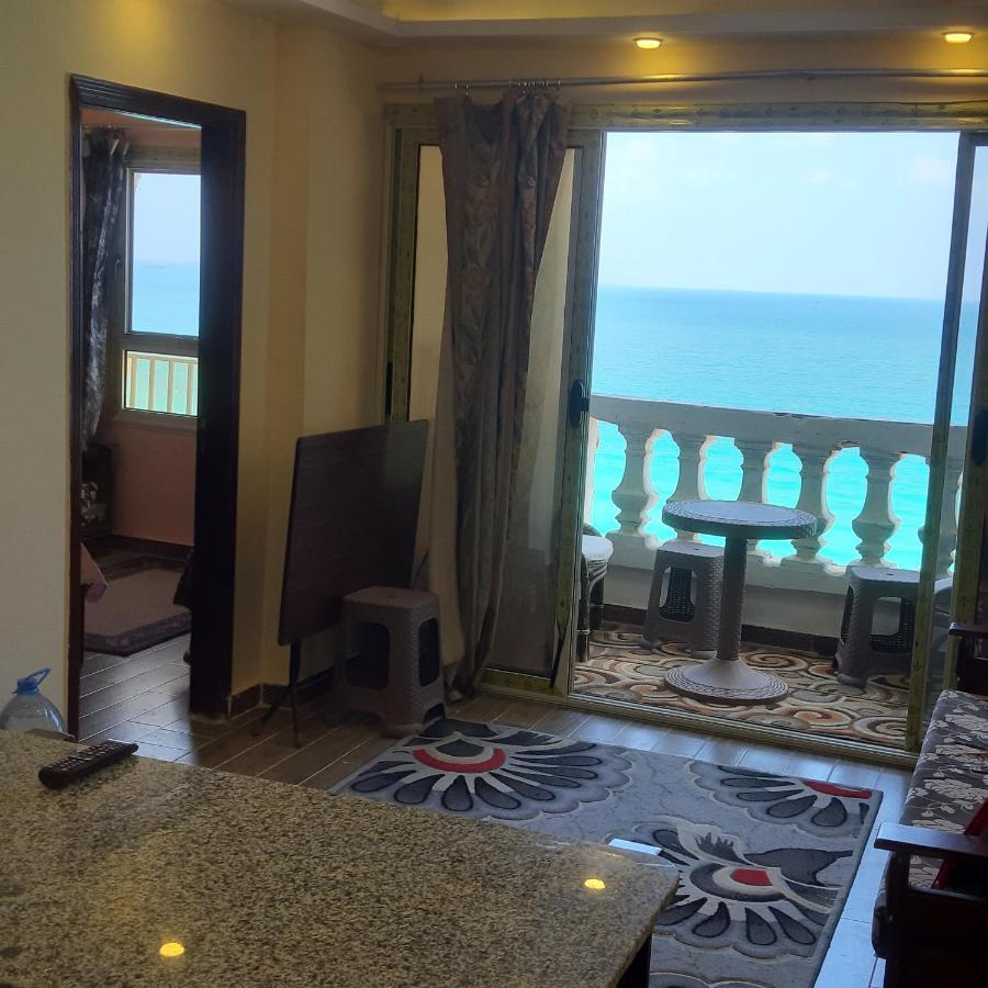 Panorama Apartment Overlooking Alexandria Sea with free wifi شقة تطل على البحر مباشرة في أبوتلات الساحل الشمالي المظهر الخارجي الصورة
