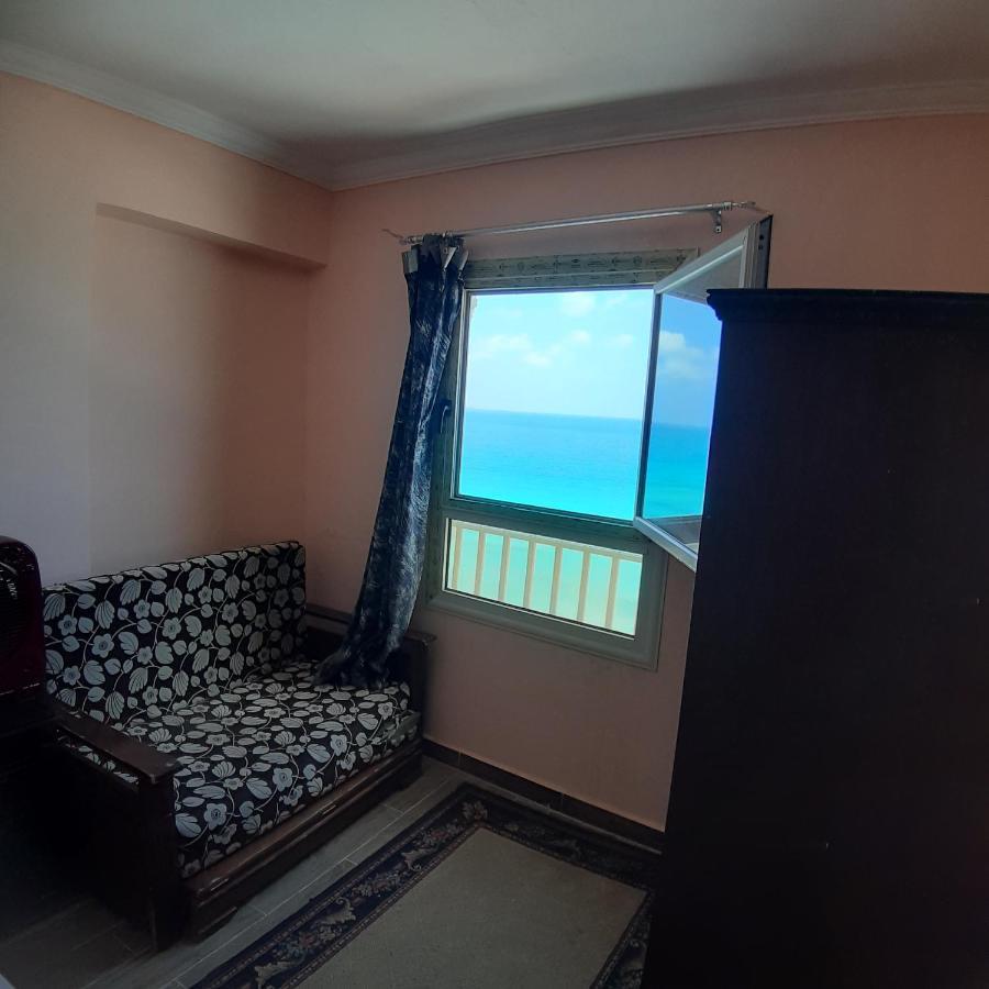 Panorama Apartment Overlooking Alexandria Sea with free wifi شقة تطل على البحر مباشرة في أبوتلات الساحل الشمالي المظهر الخارجي الصورة