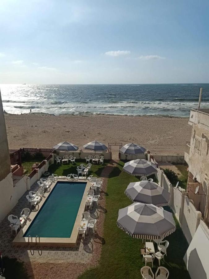 Panorama Apartment Overlooking Alexandria Sea with free wifi شقة تطل على البحر مباشرة في أبوتلات الساحل الشمالي المظهر الخارجي الصورة