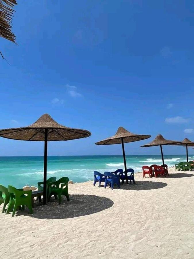 Panorama Apartment Overlooking Alexandria Sea with free wifi شقة تطل على البحر مباشرة في أبوتلات الساحل الشمالي المظهر الخارجي الصورة