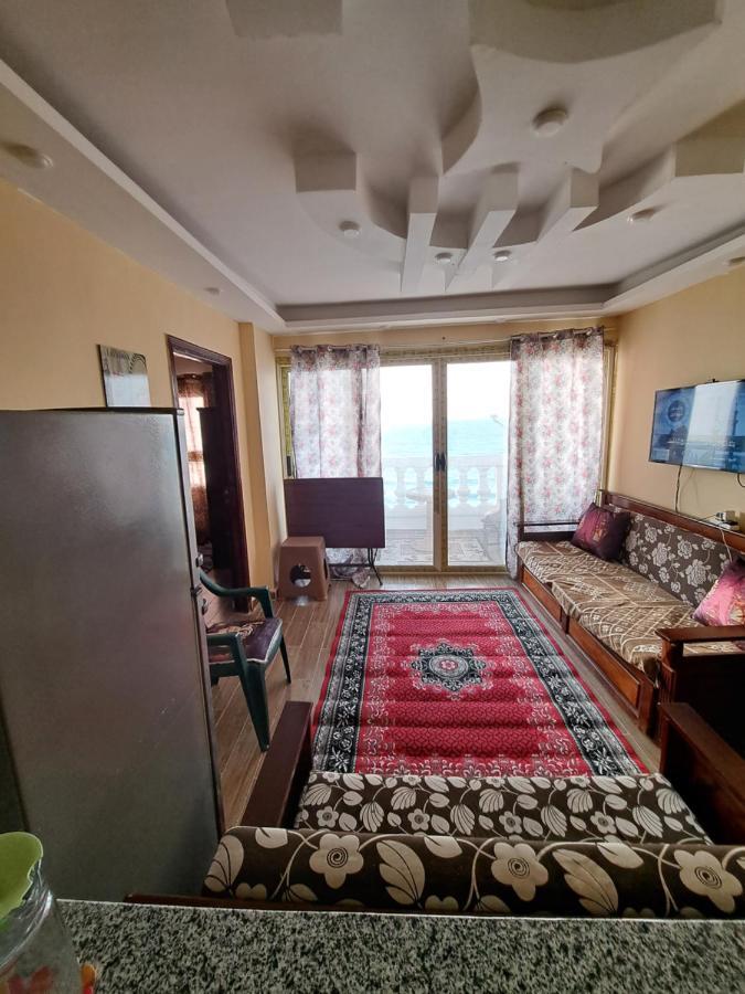 Panorama Apartment Overlooking Alexandria Sea with free wifi شقة تطل على البحر مباشرة في أبوتلات الساحل الشمالي المظهر الخارجي الصورة