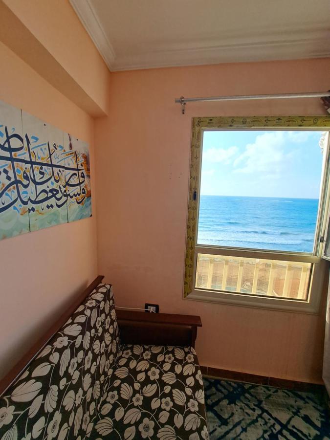 Panorama Apartment Overlooking Alexandria Sea with free wifi شقة تطل على البحر مباشرة في أبوتلات الساحل الشمالي المظهر الخارجي الصورة