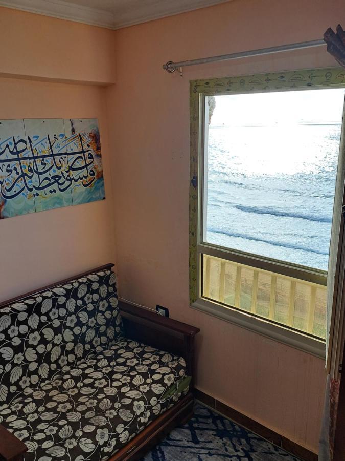 Panorama Apartment Overlooking Alexandria Sea with free wifi شقة تطل على البحر مباشرة في أبوتلات الساحل الشمالي المظهر الخارجي الصورة