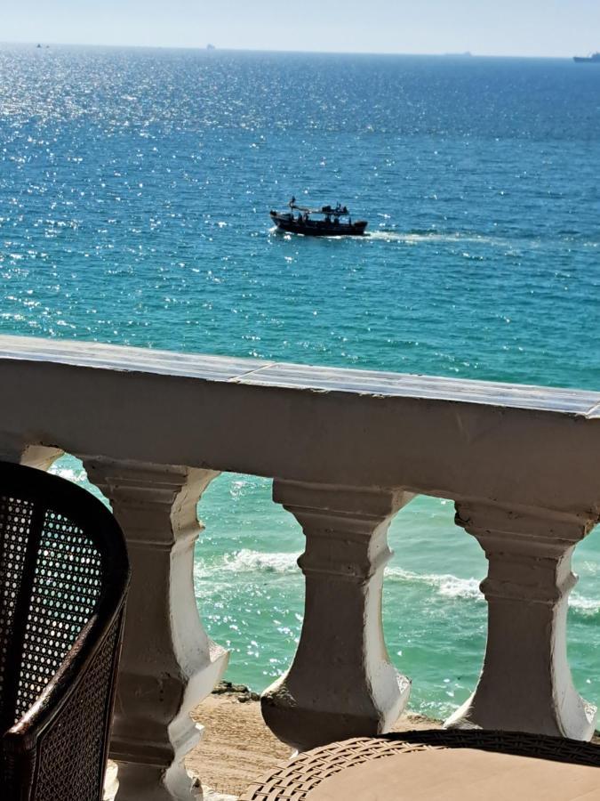 Panorama Apartment Overlooking Alexandria Sea with free wifi شقة تطل على البحر مباشرة في أبوتلات الساحل الشمالي المظهر الخارجي الصورة