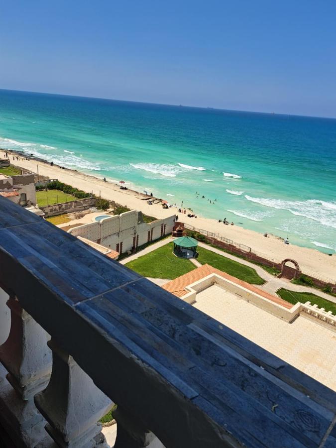 Panorama Apartment Overlooking Alexandria Sea with free wifi شقة تطل على البحر مباشرة في أبوتلات الساحل الشمالي المظهر الخارجي الصورة