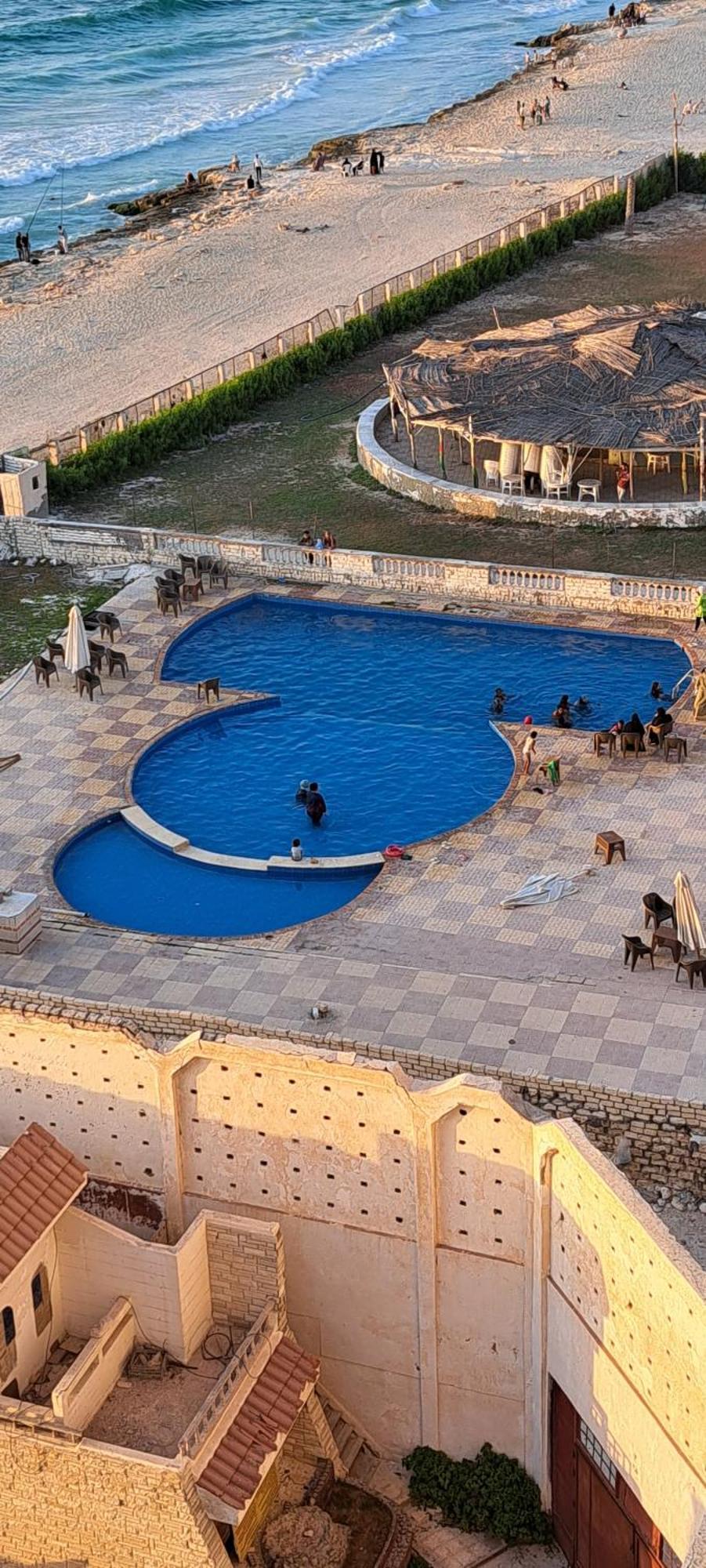 Panorama Apartment Overlooking Alexandria Sea with free wifi شقة تطل على البحر مباشرة في أبوتلات الساحل الشمالي المظهر الخارجي الصورة