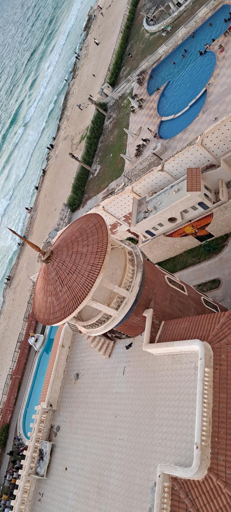 Panorama Apartment Overlooking Alexandria Sea with free wifi شقة تطل على البحر مباشرة في أبوتلات الساحل الشمالي المظهر الخارجي الصورة