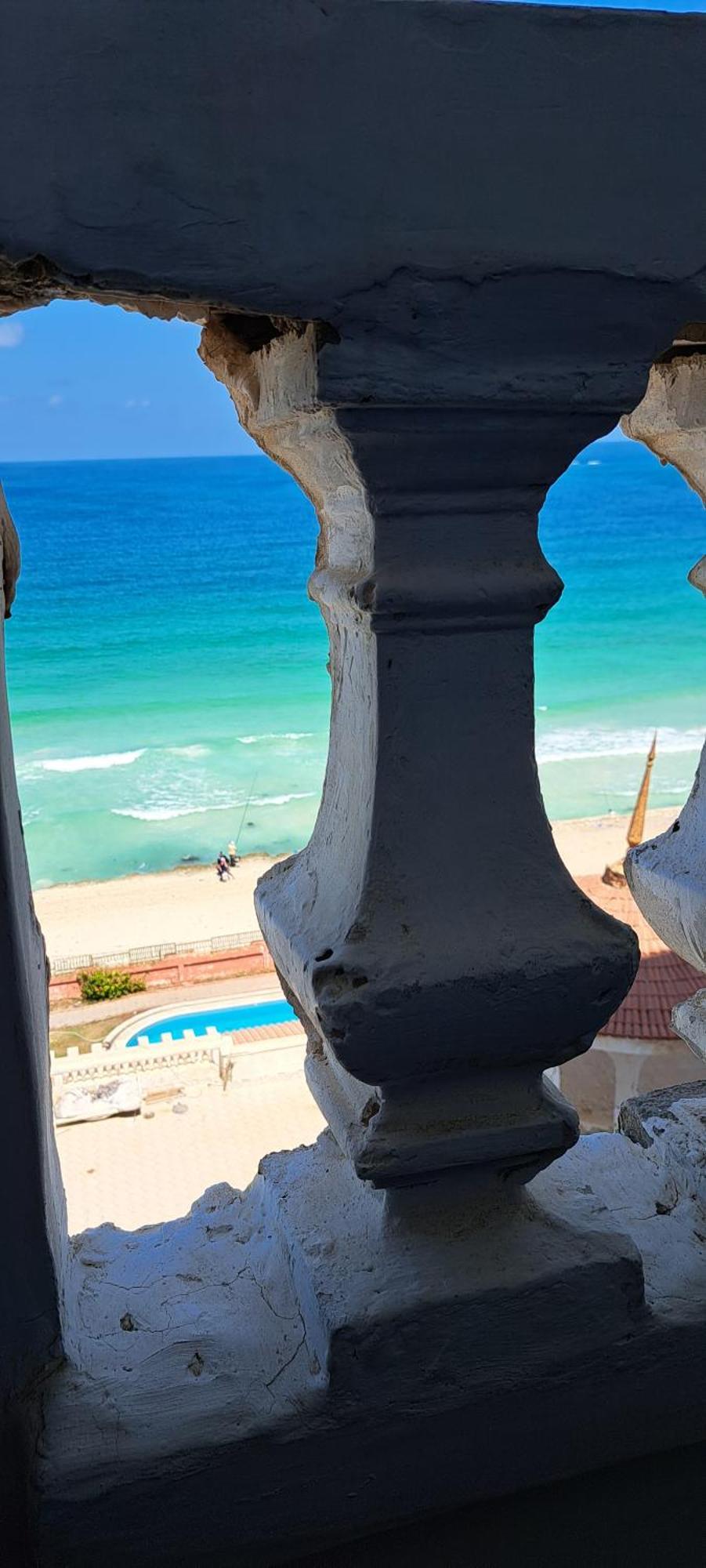 Panorama Apartment Overlooking Alexandria Sea with free wifi شقة تطل على البحر مباشرة في أبوتلات الساحل الشمالي المظهر الخارجي الصورة