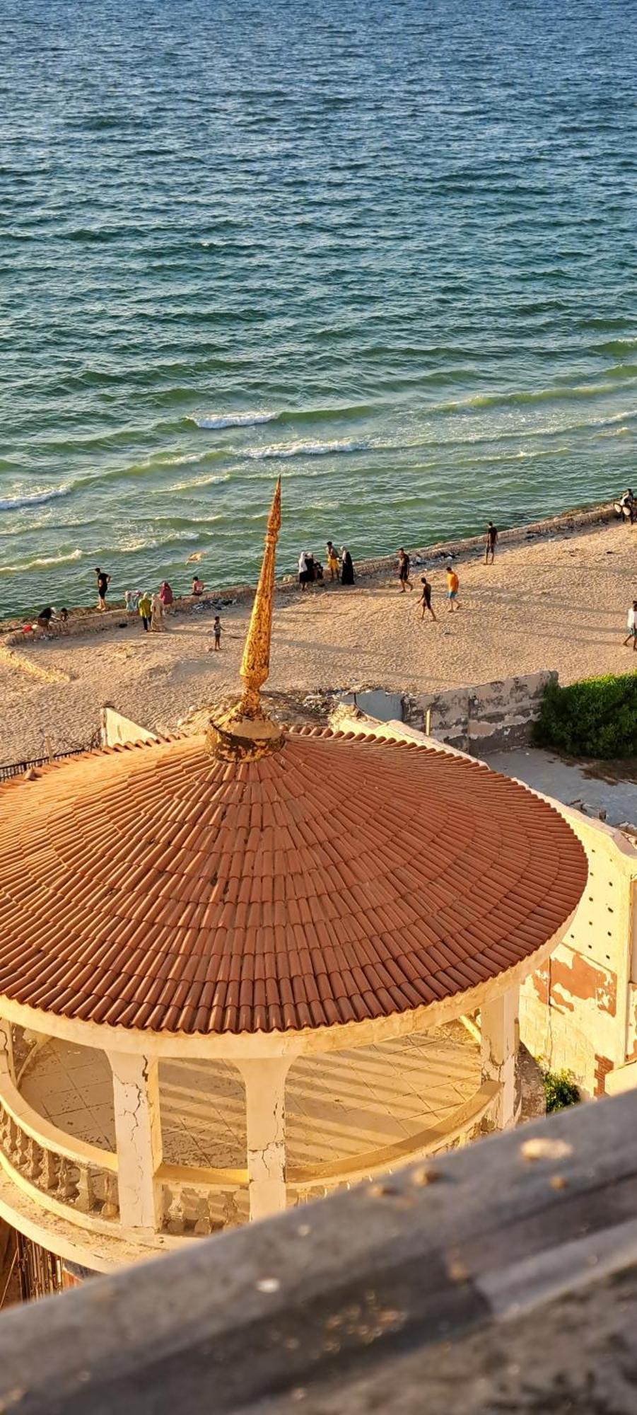 Panorama Apartment Overlooking Alexandria Sea with free wifi شقة تطل على البحر مباشرة في أبوتلات الساحل الشمالي المظهر الخارجي الصورة